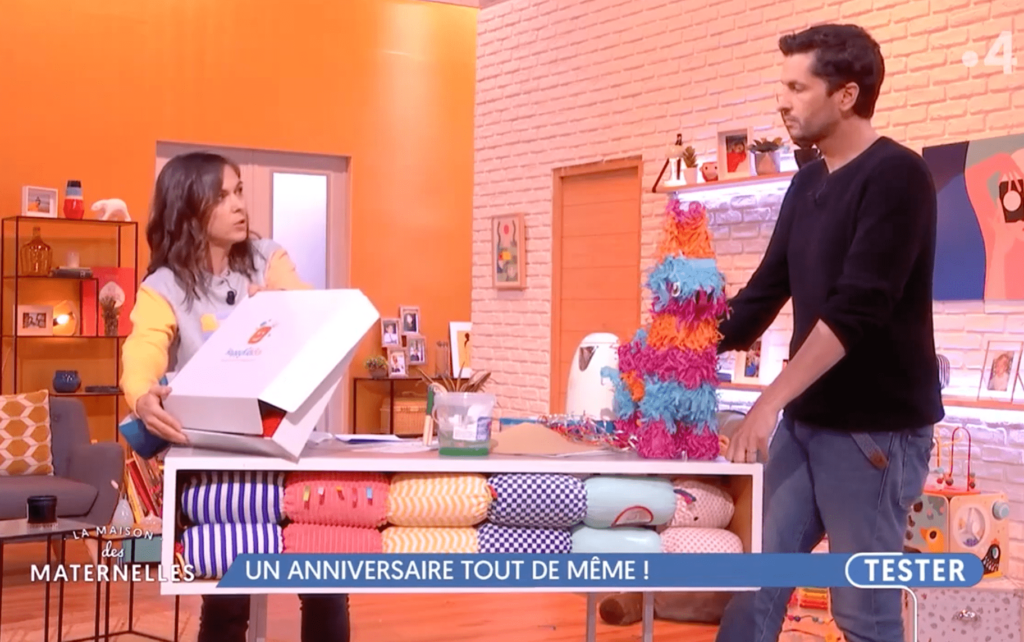 La boxe pour anniversaire dans l'émission, la maison des maternelles
